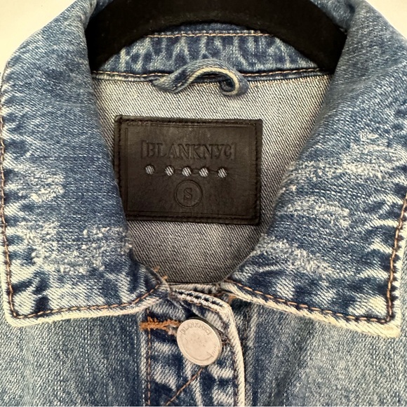 Blank NYC light/medium blue denim jacket in size small. - Picture 3 of 6